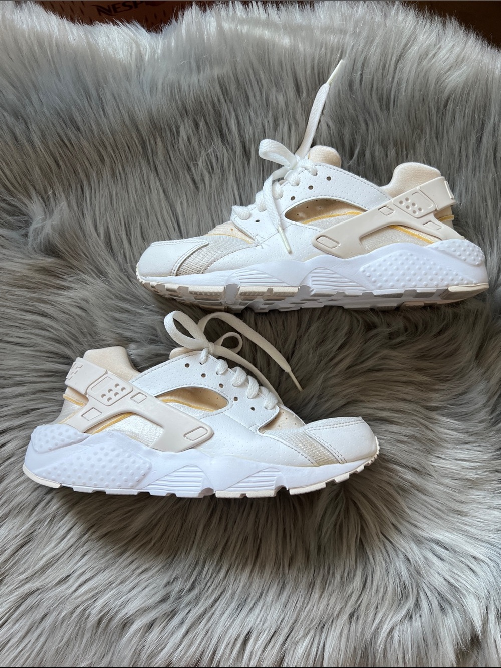 EUC Nike Air Huarache Run White Pure Platinum 654275-110 sz 6Y
